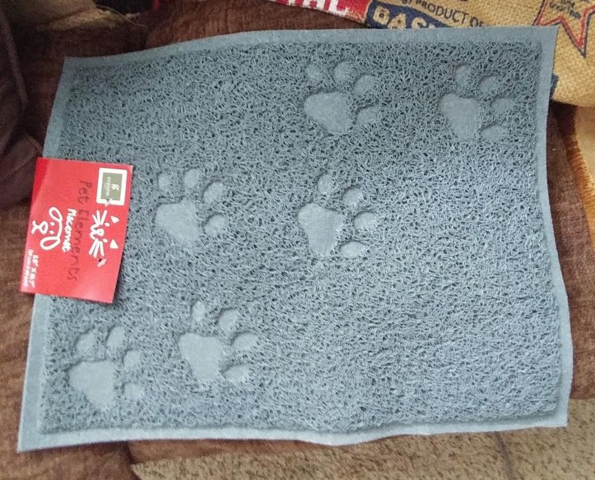 Pet Elements Placemat For Cats or Dogs Gray Paw Prints