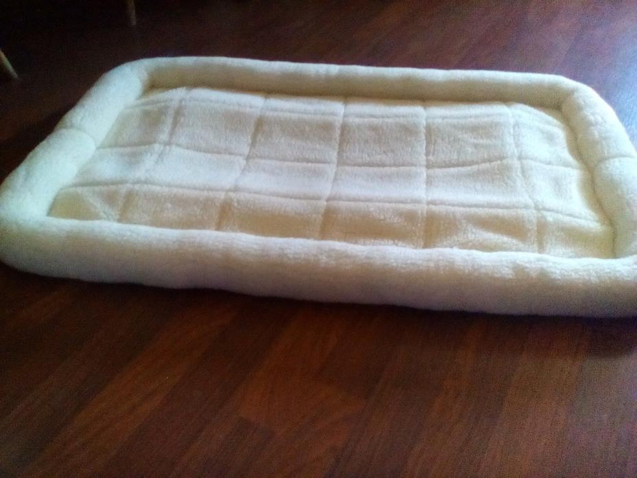 Pet Bed,Crate,Pillow, Mat- Soft Warm Shepra w/Raised Roll Sides/GOOD For TRAVEL