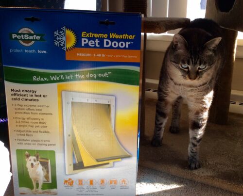 PetSafe Extreme Weather Pet Door MEDIUM Dog Door 8 1/8“ X 12 1/4“ Opening NEW