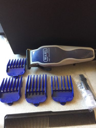 WAHL Deluxe Pet Clipper - Grommer.  With Storage Case