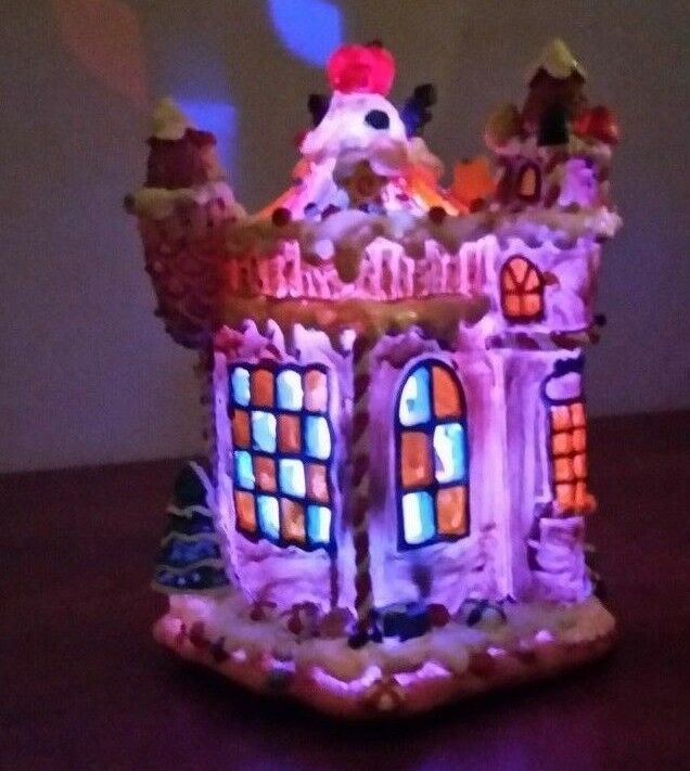 Gingermint Sweet Collection Light up Gingerbread House From Cracker Barrel