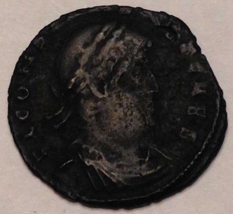 Ancient Roman Coin Constantine Two soldiers One Standard
