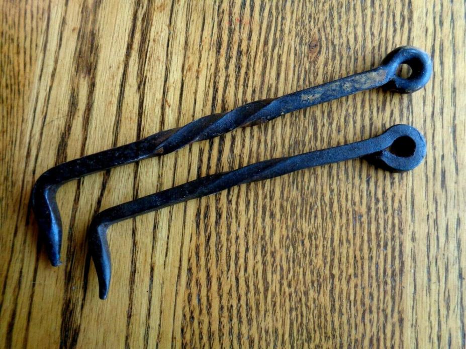 LOT 2 ANTIQUE VINTAGE BLACKSMITH HAND FORGED IRON TWISTED GATE DOOR HOOKS LATCH