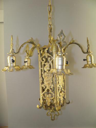 ORNATE HEAVY BRASS FIGURAL KNIGHTS SPANISH REVIVAL GOTHIC TUDOR CHANDELIER LIGHT