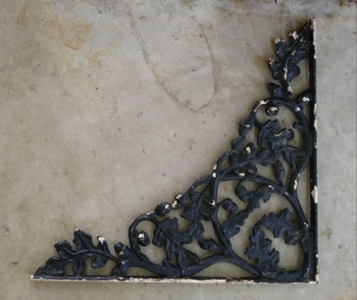 Antique Heavy Cast Iron Bracket Corbel Brace 22.5