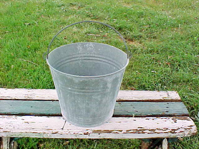 Vintage Garden Farm Galvanized Bucket 10 Quart     #2