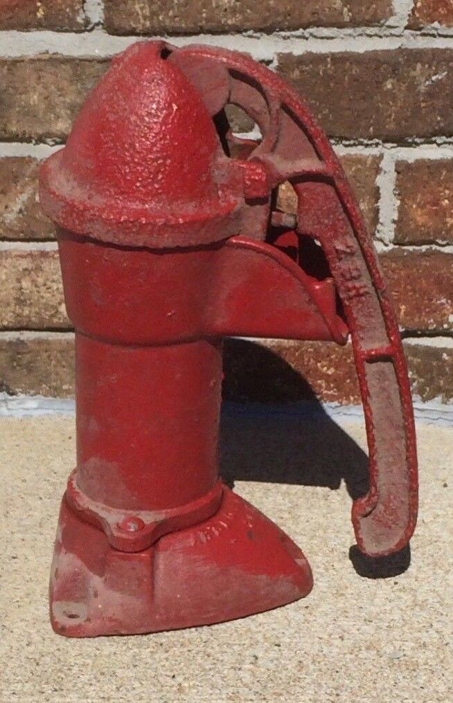 Old Vintage Primitive Farm House Water Well Pump 2BH 2BE Garden Decor Cast Iron