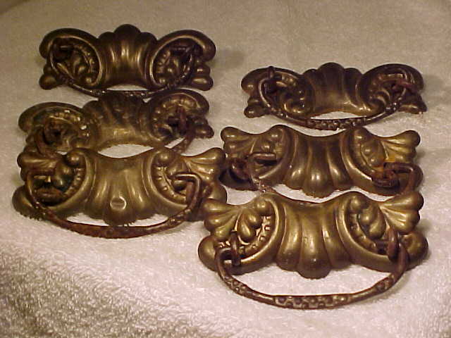 6 Matching Antique Brass Dresser Drawer Pulls Handle  COMPLETE