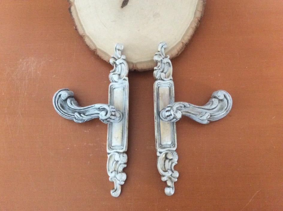 026 Vintage French Provincial Pulls Wt Back Plates White Shabby Chic! Set of 2