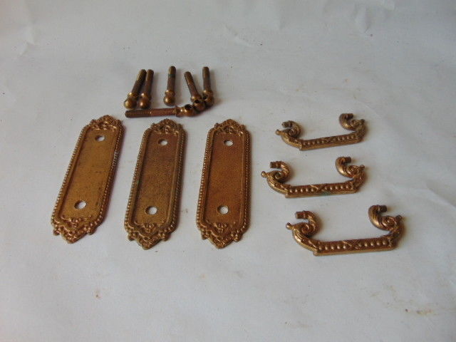 Lot 3 Brass Draw Pulls Handles Mount Holes 2 1/4” Apart Overall 4 1/4”