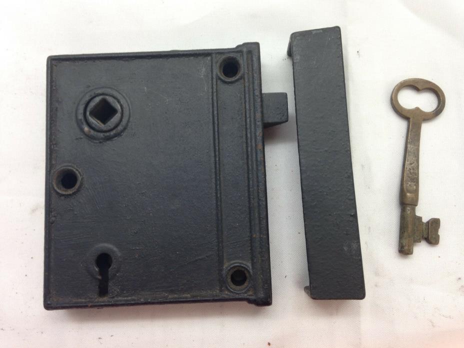 Antique Unbranded Cast Iron Door Lock w/ Skeleton Key Strikeplate NOS? Works{12}