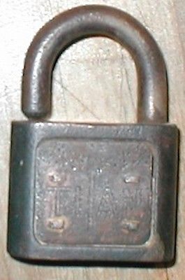 Antique TITAN padlock. Early Yale & Towne. No key. 1-1//2