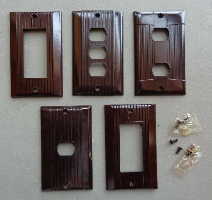 Vtg Lot of 5 Brown Bakelite Switch & Outlet Cover Plates Ribbed Design
