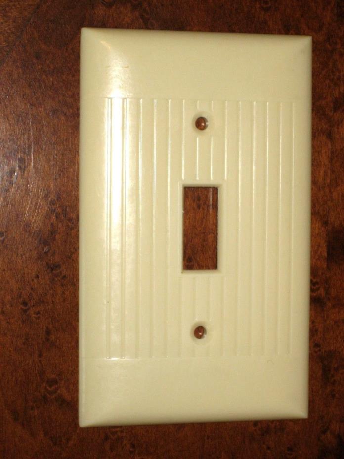 Vintage Used Sierra Electric Bakelite Ivory Ribbed Switch Plate Made in USA