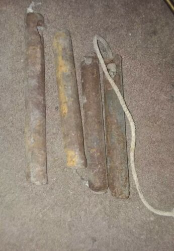 Lot 4- Vintage ANTIQUE Cast Iron Double Hung Window Weight Sash Counter Weights