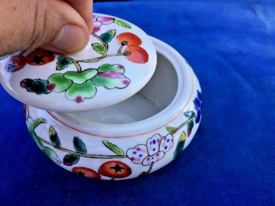 ANTIQUE CHINESE PORCELAIN TRINKET BOX PERSIMMON FORM HANDPAINTED Flowers Fruit