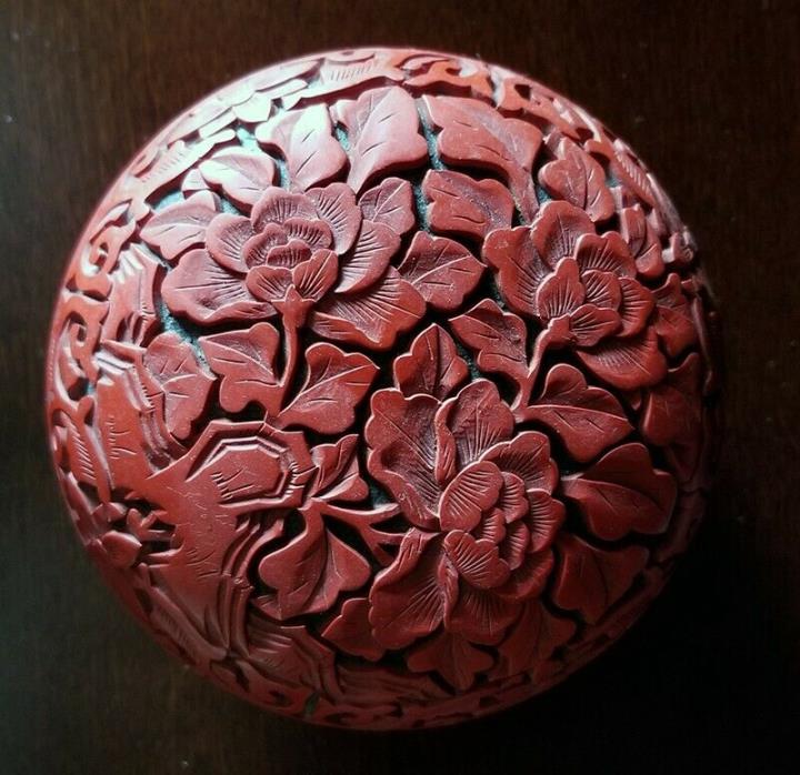 Chinese Carved Chrysanthemum Cinnabar Round Gift Box
