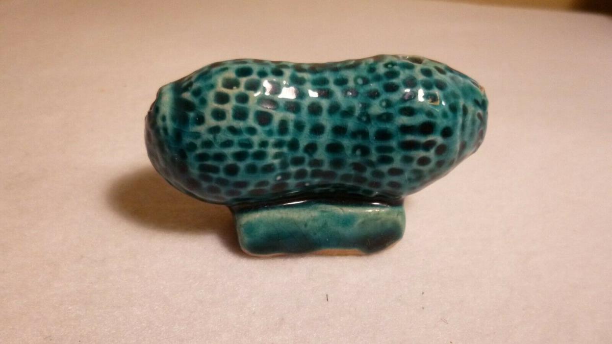 lovely Chinese green Porcelain peanut Water Dropper/ statue - NEW