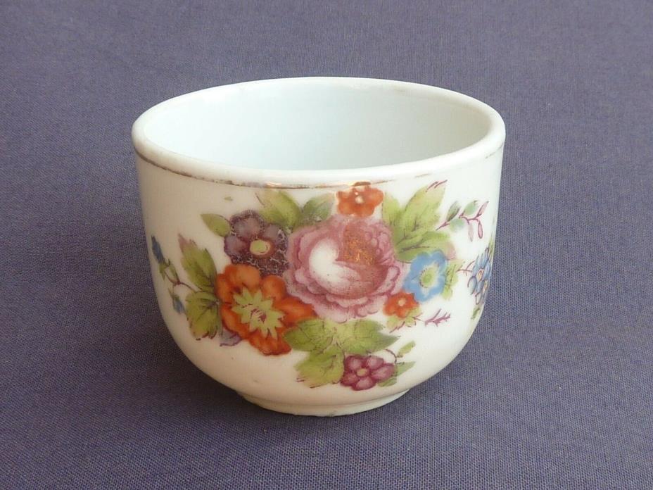 BEAUTIFUL CHINESE 100 YEAR+ TEA / RICE WINE CUP LOVELY FLORAL SPRAY DESIGN
