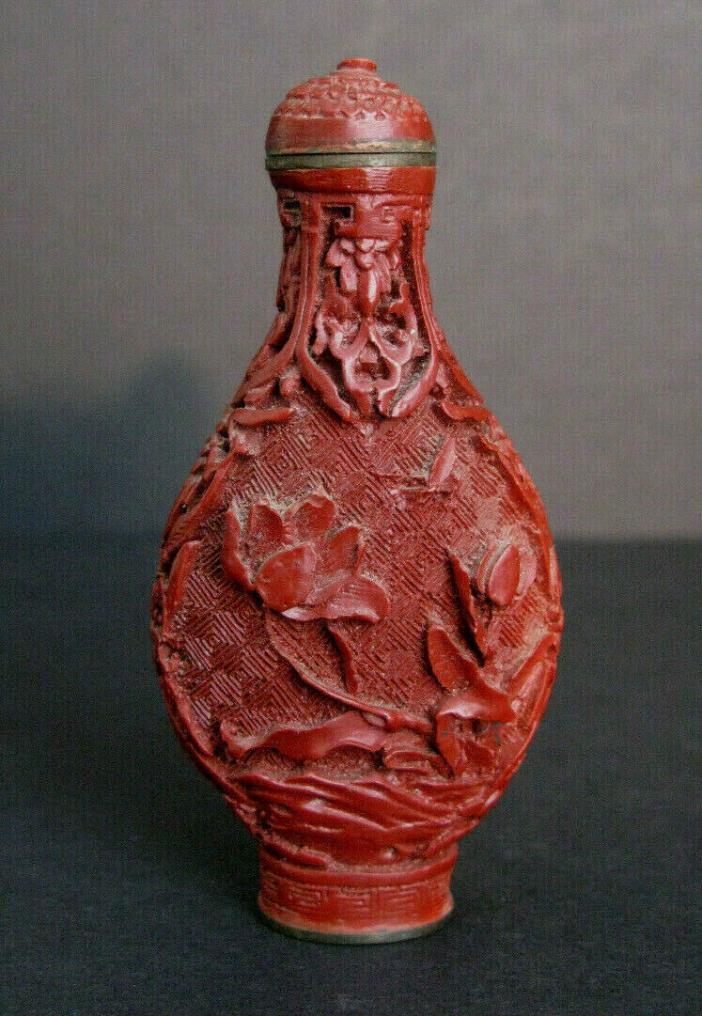 Antique Chinese Carved Cinnabar Snuff Bottle 3
