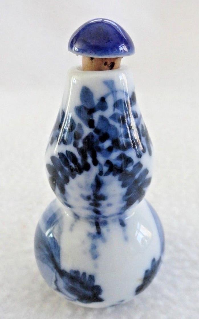 Antique CHINESE Blue & White  Perfume / Snuff Bottle