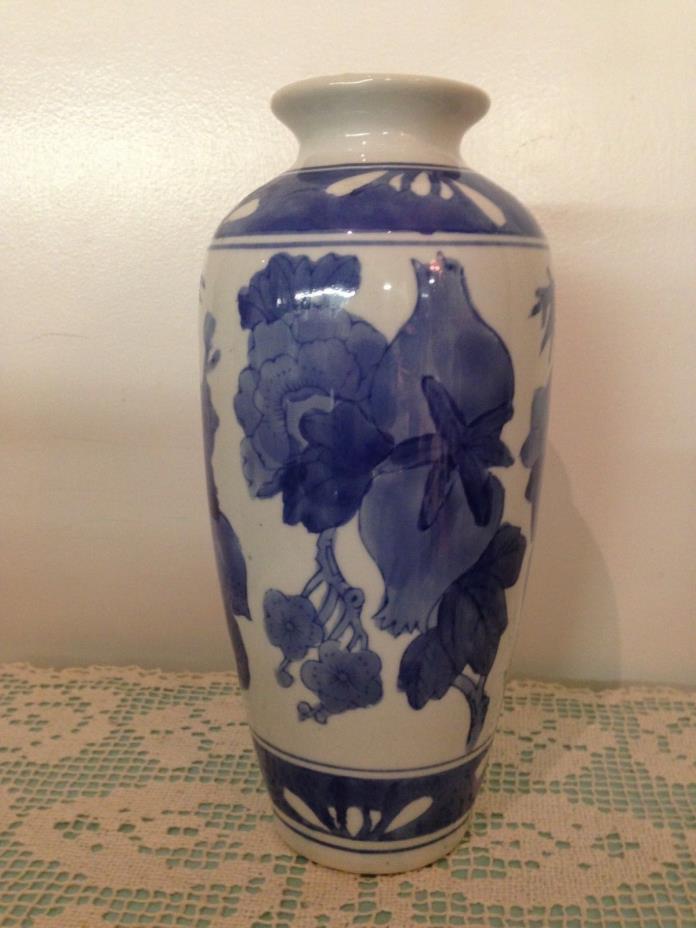 CHINESE BLUE AND WHITE PORCELAIN TALL FLORAL VASE