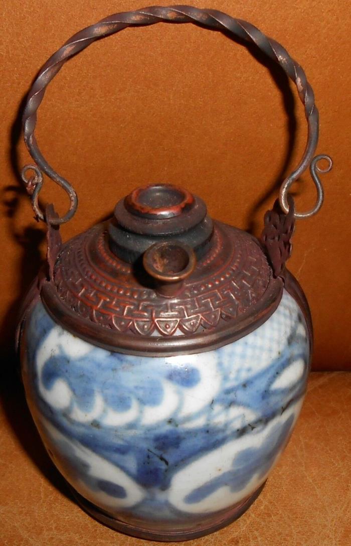 Antique Blue and White Asian Chinese Porcelain Pottery Opium Pot