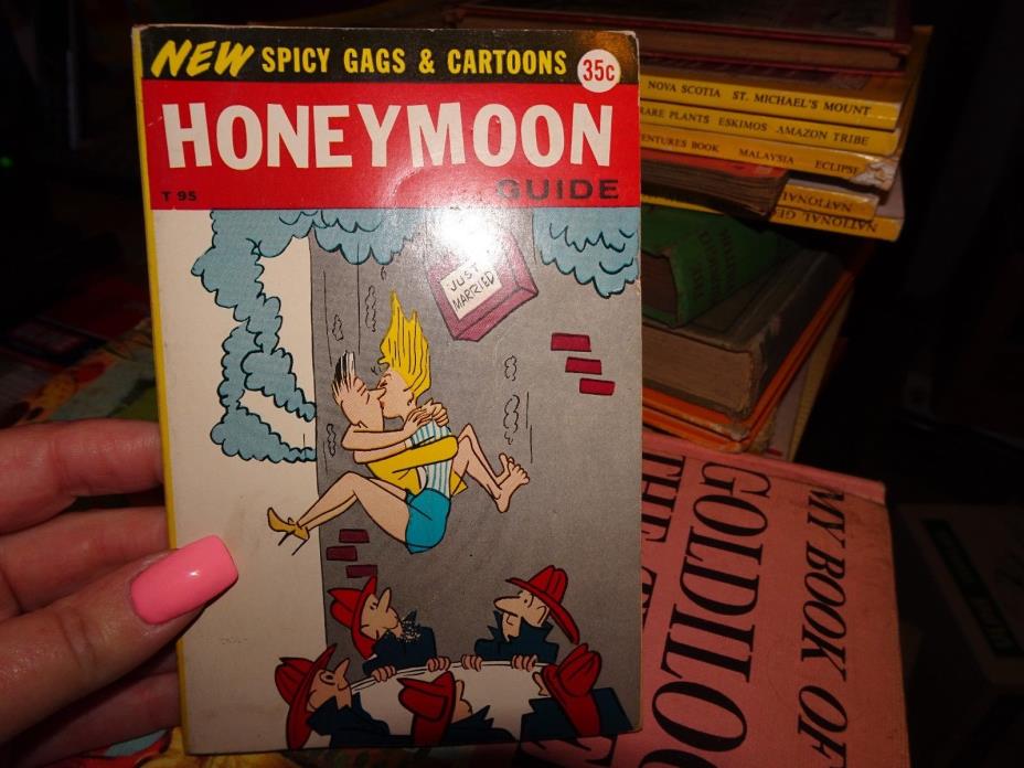 Honeymoon Guide Avon T-95 1955 VG- Adult Spicy Gags & Cartoons VG