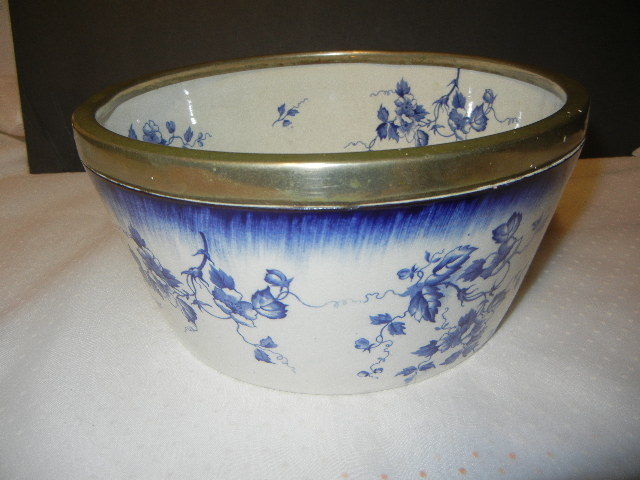 ANTIQUE 1891-1900 GEORGE JONES & SONS BLUE & WHITE SERVING BOWL ALBION SPRAYS