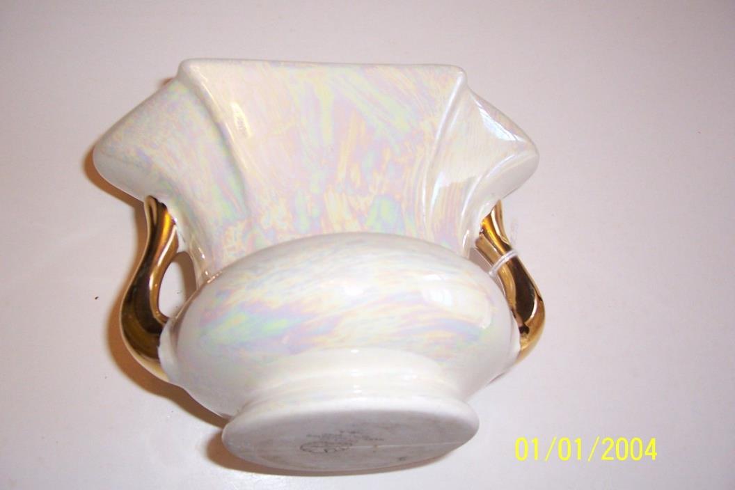 Pearl Company,Ohio. 1940's Lusterware Fan Vase,22k gold Trim