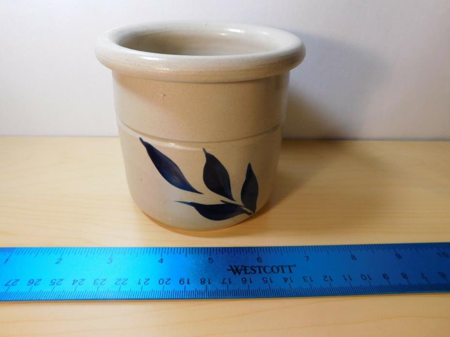 VINTAGE WILLIAMSBURG POTTERY STONEWARE SALT GLAZE SMALL CROCK LEAF