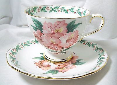VINTAGE GLADSTONE LAUREL TIME HIBISCUS ENGLAND CUP SAUCER GREEN RED GOLD TRIM