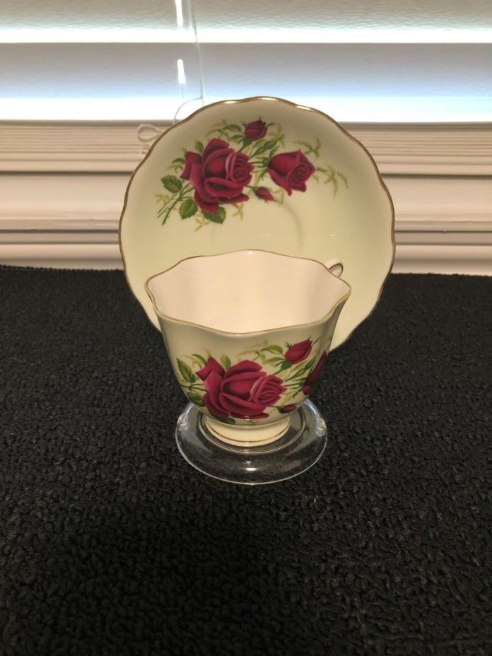 Colclough Bone China light green tea cup & saucer red roses pre-owned