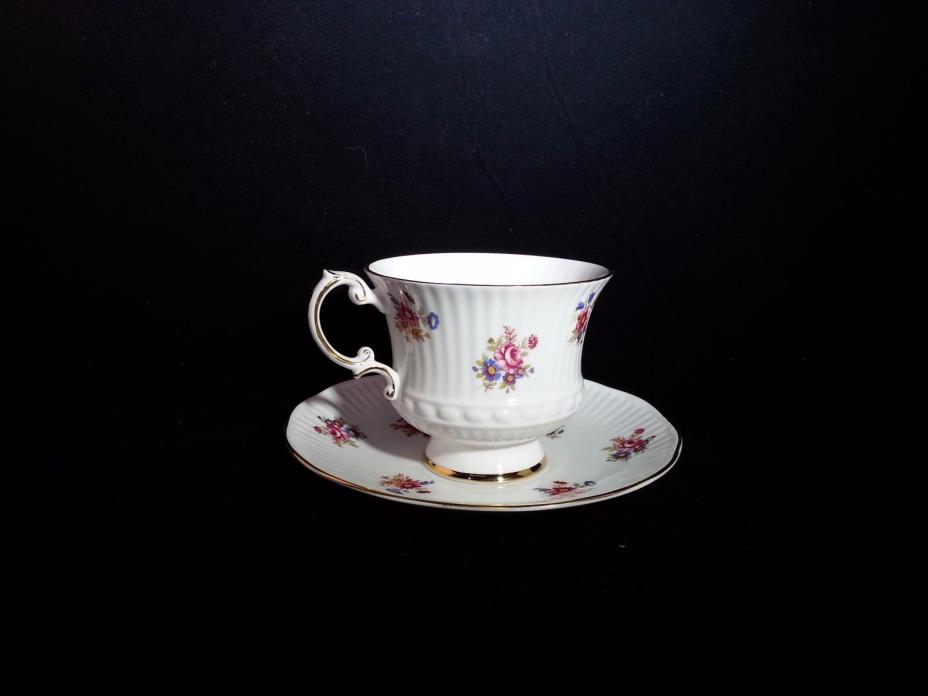 Elizabethan Fine Bone China England Footed Tea Cup Saucer