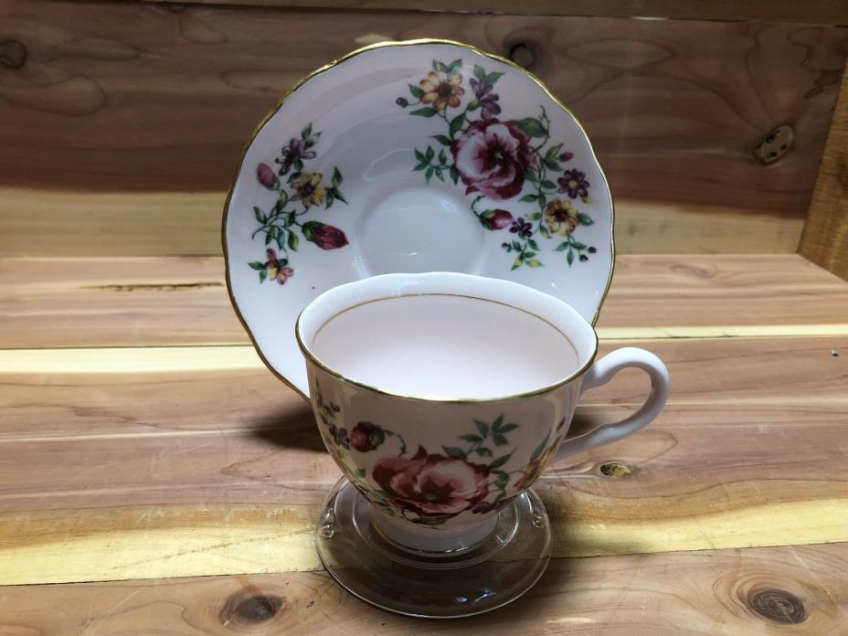 Colclough Bone China England tea cup & saucer pre-owned