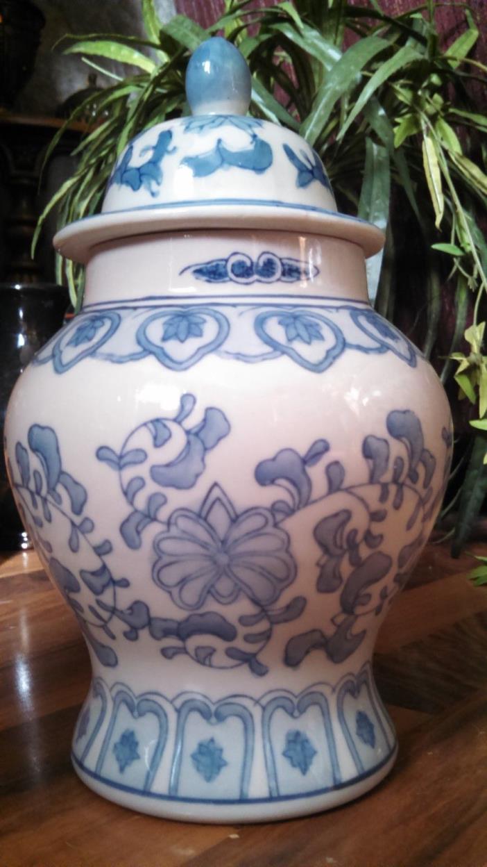 ANTIQUE CHINESE Blue White Porcelain 11