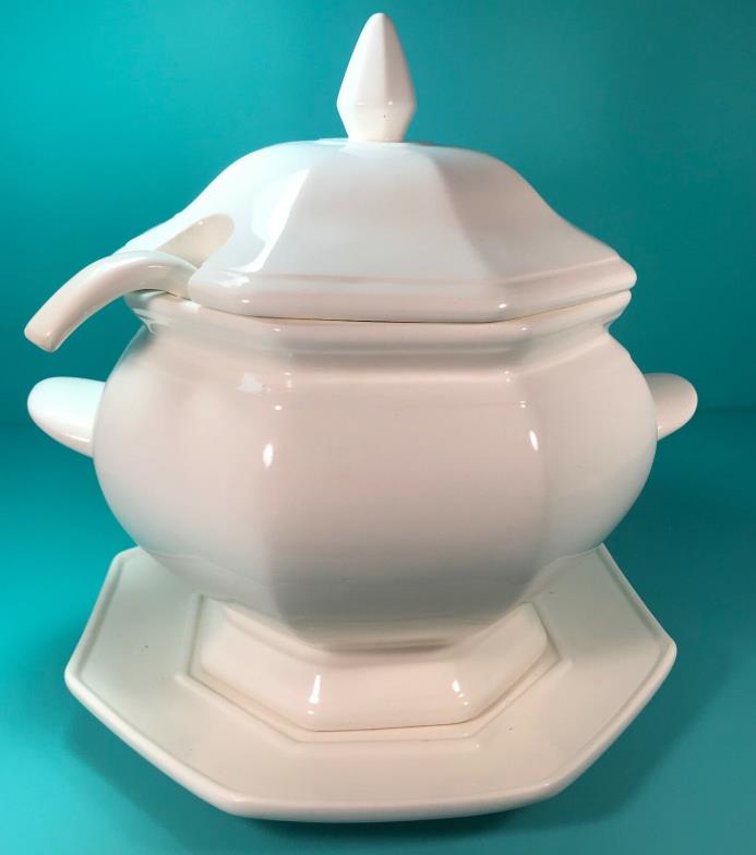 Tureen/ Lid / Ladle holding Tray Made in Japan  64 ounce Large Ceramic White
