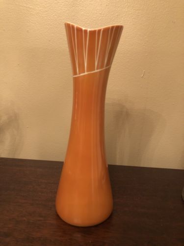 Stunning  Cmielow Made In Poland Porcelain Vase C-107-945/33. Mint Condition.