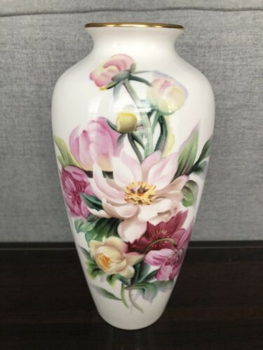 Noritake Bone China Nippon Toki Kaisha Japan 8.5” Vase