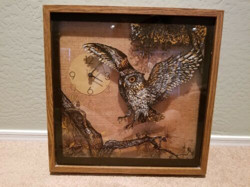Beautiful Vintage Elgin Wood Framed Wall Clock With Very Detailed Owl Scene