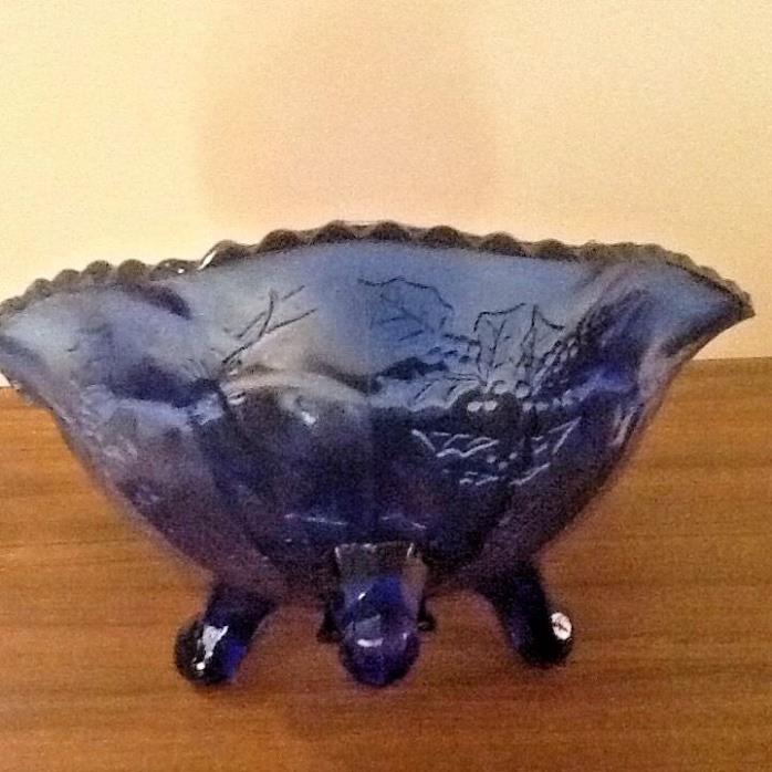 MAGNIFICENT VINTAGE GLASS BOWL (LEGS) IN GORGEOUS BLUE SHADE