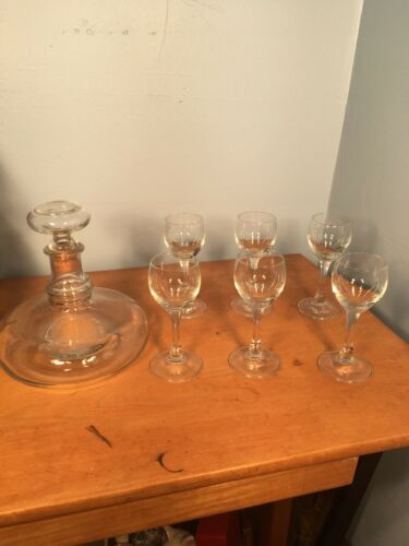 Glass Decanter With Six Glasses