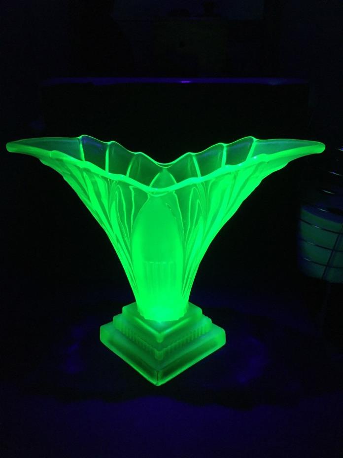 URANIUM GLASS VASE