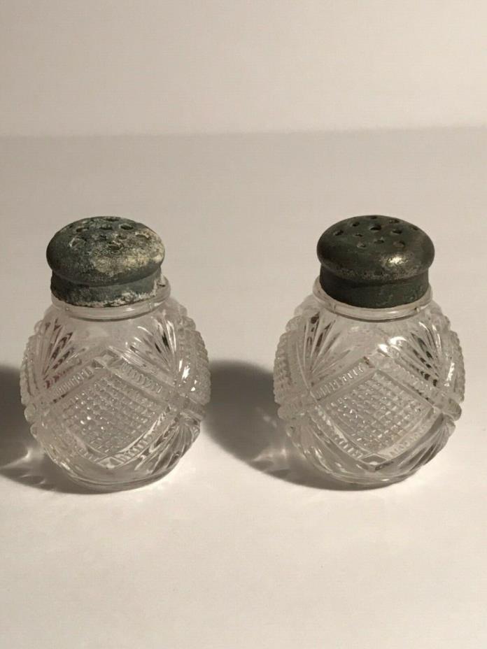 Vintage/Antique Clear Glass Salt n Pepper Shakers