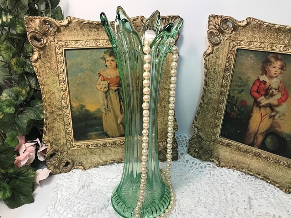 Vintage Uranium Green Fluted Art Stretch Glass Flower Bud Vase 11
