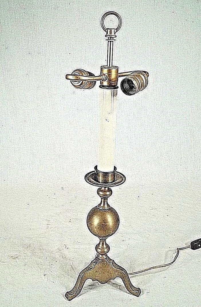 ANTIQUE EARLY 20th CENTURY BULBOUS BAROQUE 3 LEGGED BRASS CANDLESTICK LAMP