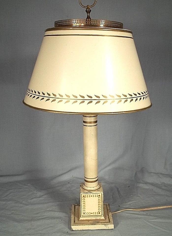 VINTAGE MID CENTURY CLASSICAL DECORATED WHITE FRENCH TOLE COLUMN LAMP