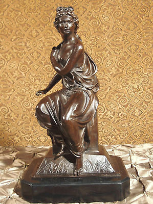 * Fine Bronze Metal Statue on Marble Classical Female Woman Formal Ancient Roman