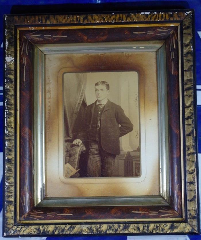 ANTIQUE VINTAGE WOOD PHOTO PICTURE FRAME Distinguished Young Gentleman