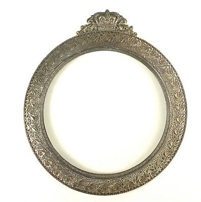 Antique Silver Circular Picture Frame 8